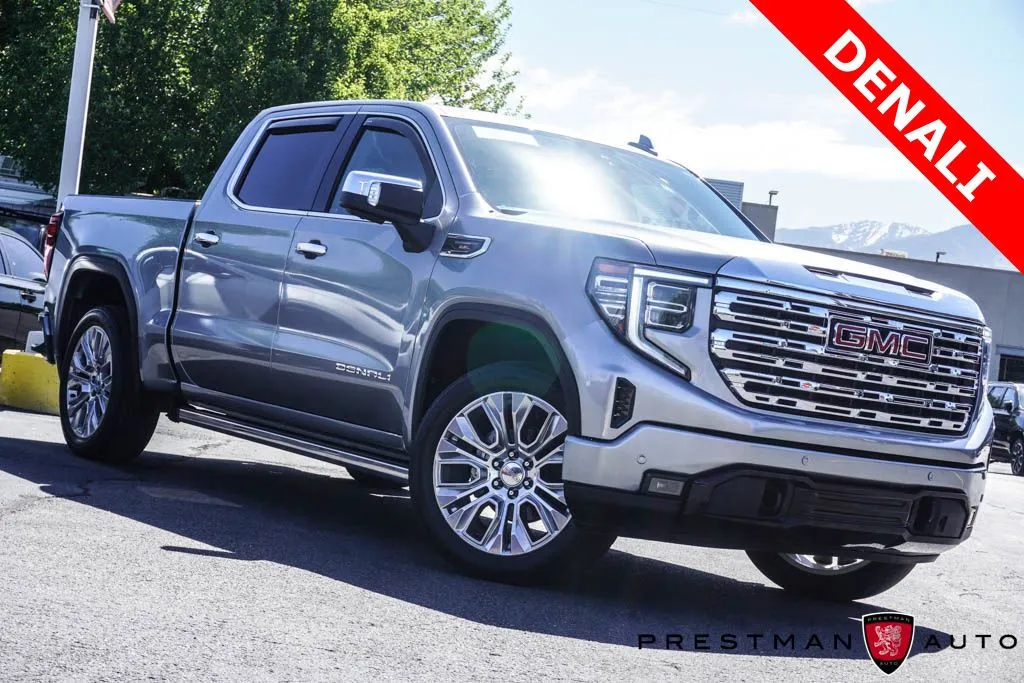 2023 GMC Sierra 4WD Crew Cab Short Box Denali's photo