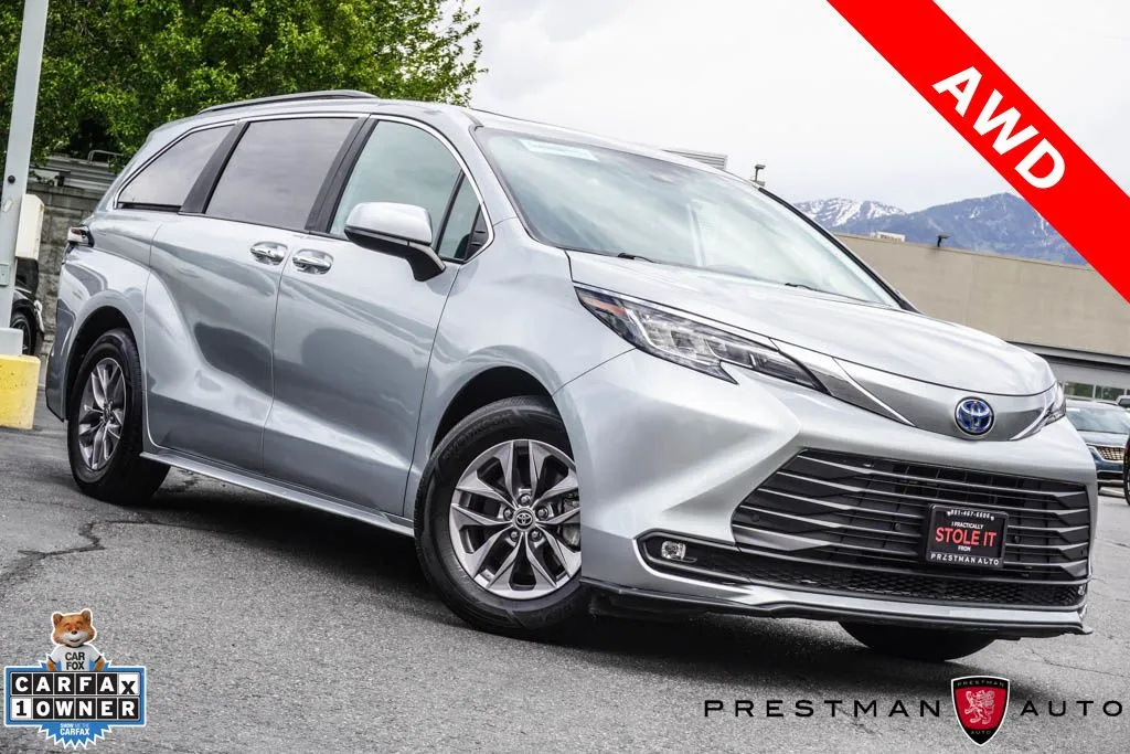 2025 Toyota Sienna XLE 7-Passenger Hybrid AWD's photo