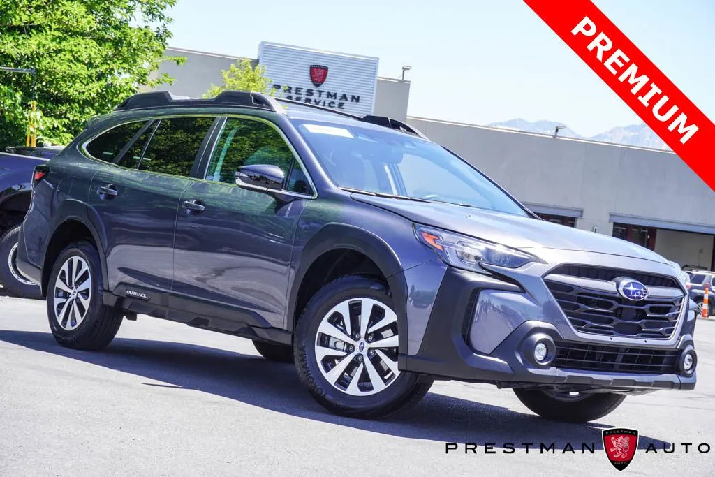 2025 Subaru Outback Premium's photo