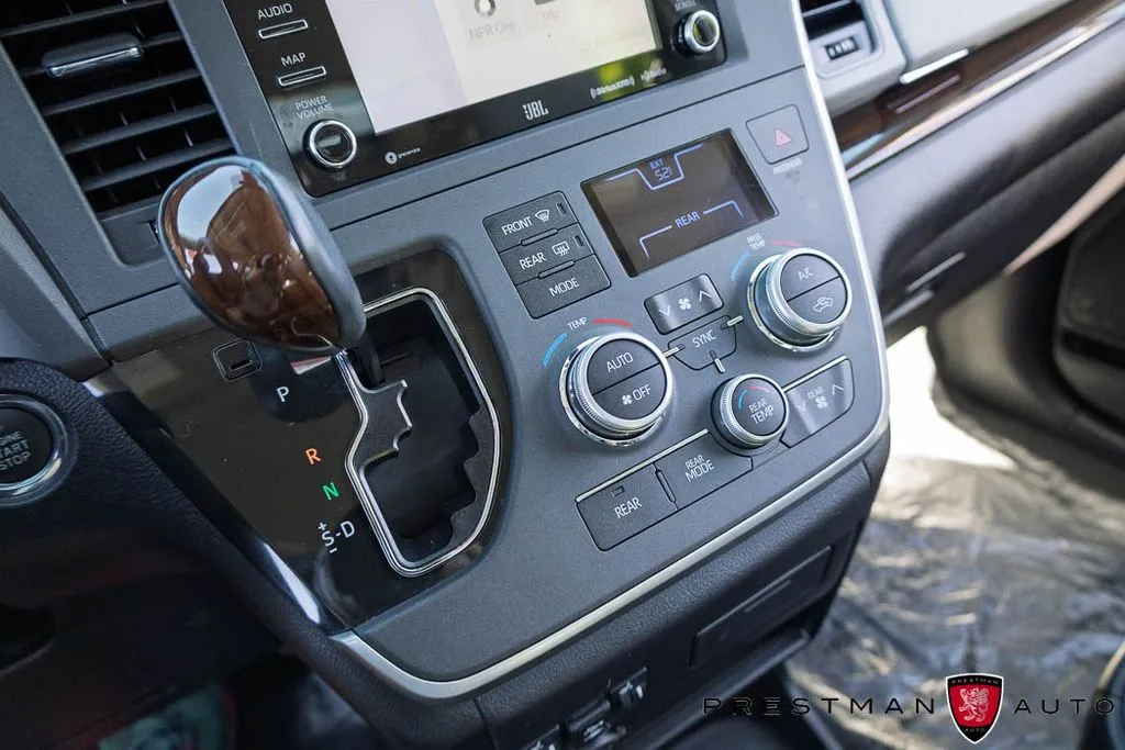 Toyota Sienna photo 35
