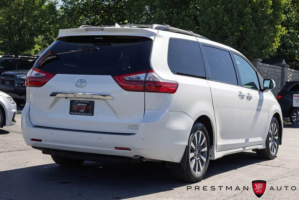 Toyota Sienna photo 21