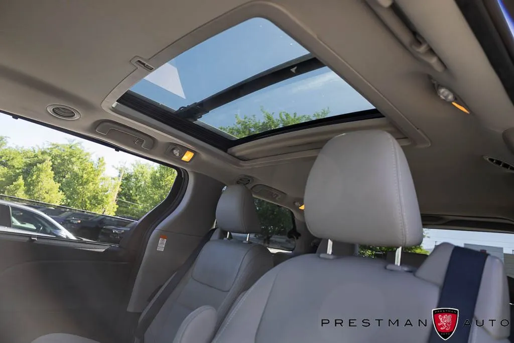 Toyota Sienna photo 42