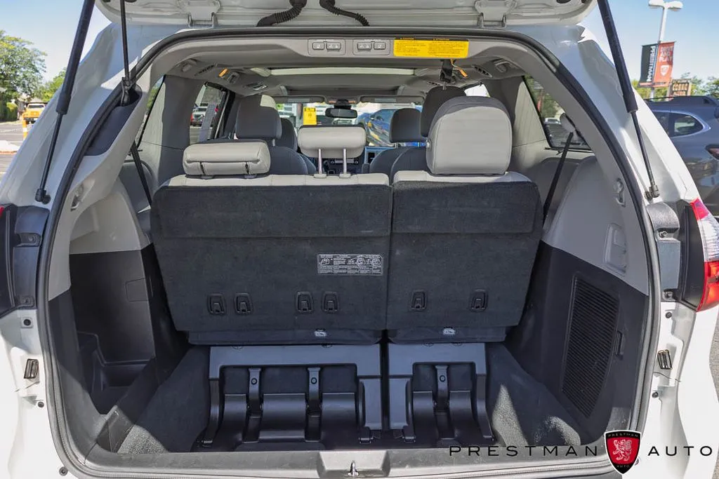 Toyota Sienna photo 43
