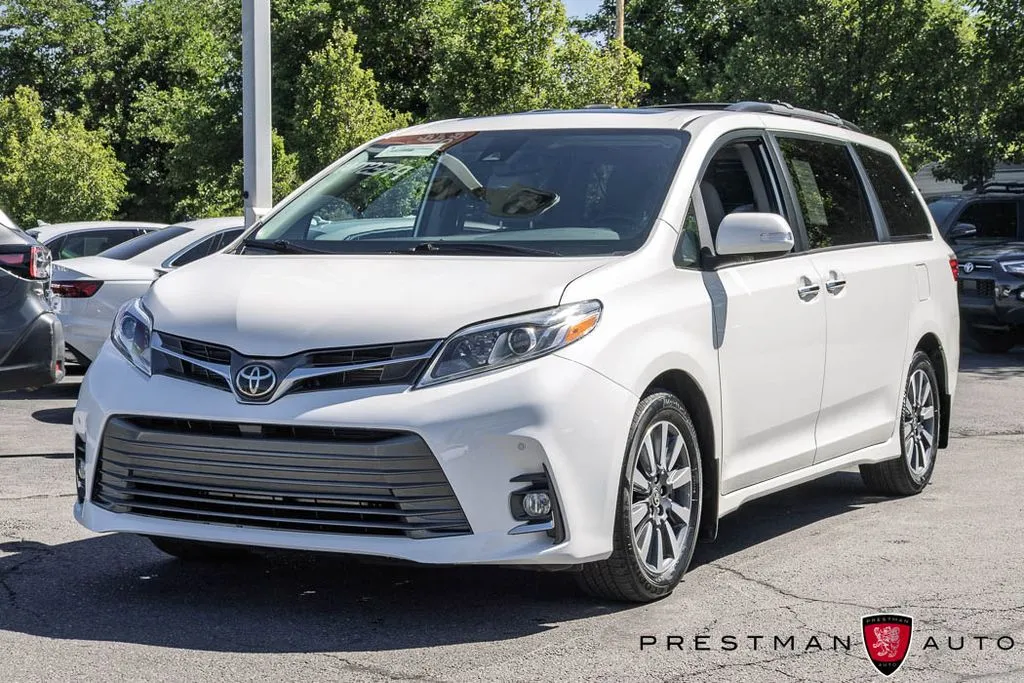 Toyota Sienna photo 17