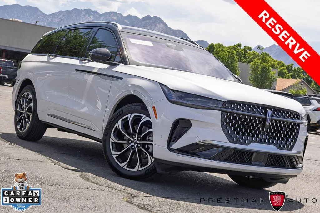 2024 Lincoln Nautilus Reserve AWD's photo