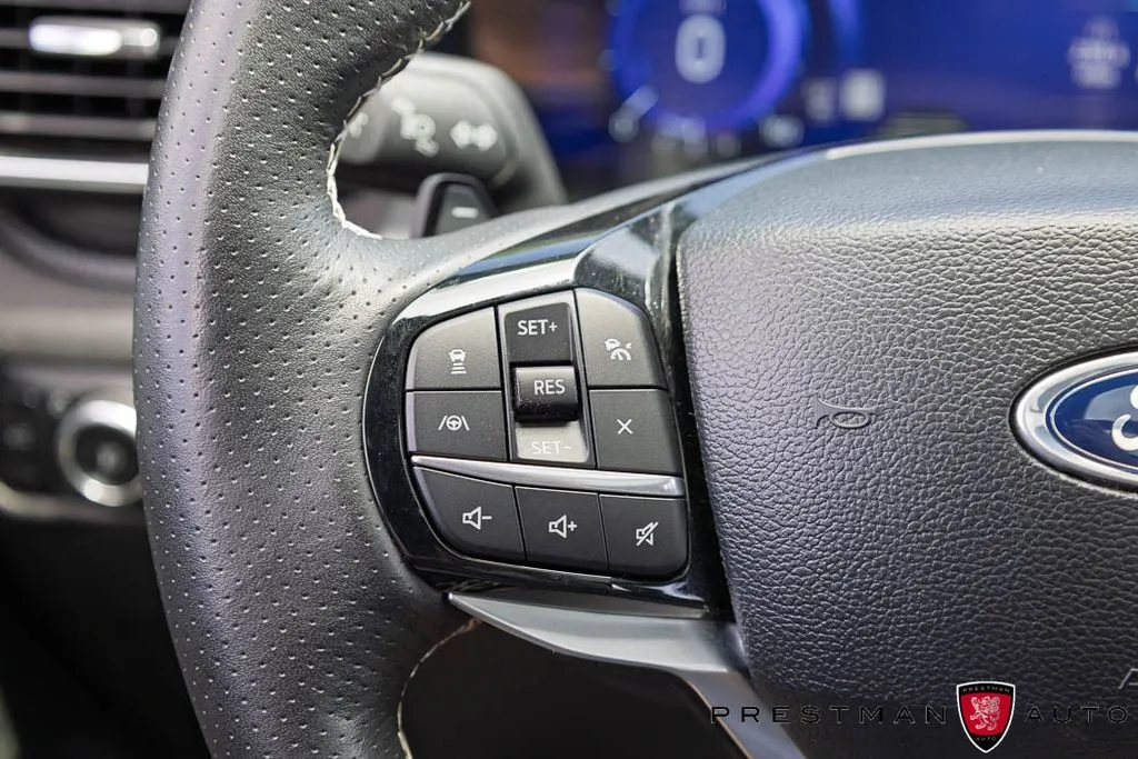 Ford Explorer photo 28