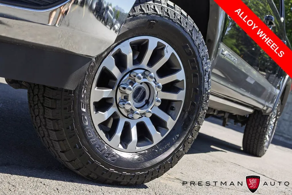 Ford F-250SD photo 18