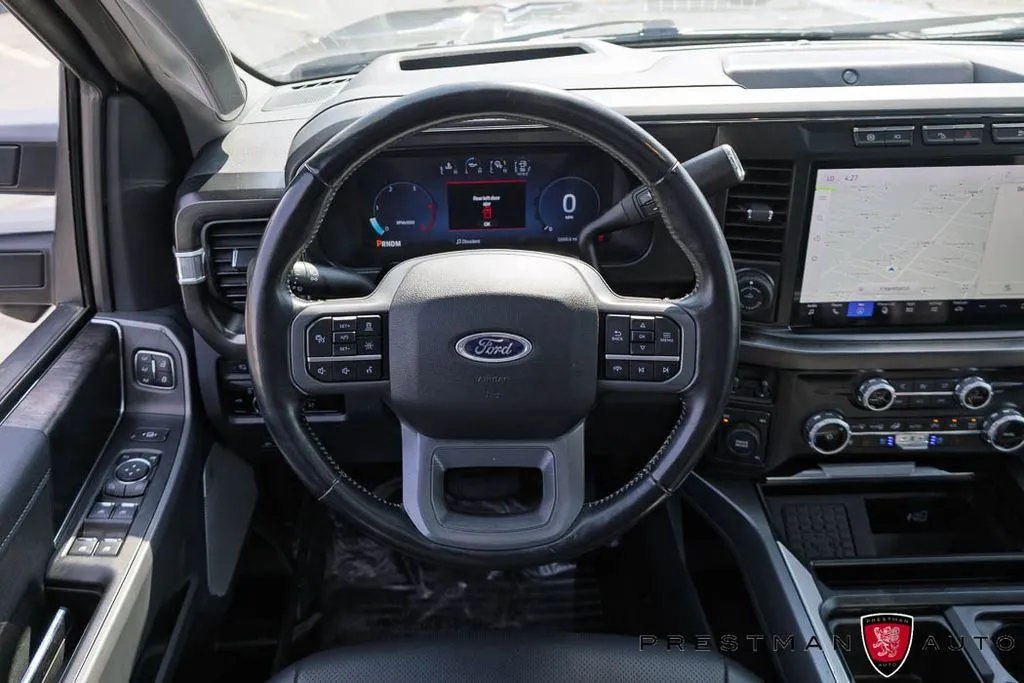 Ford F-450SD photo 2