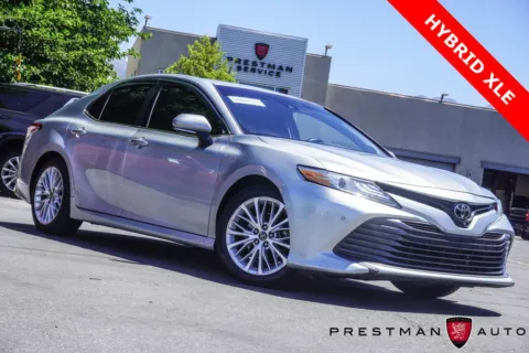 Silver 2018 Toyota Camry Hybrid XLE for sale in Salt Lake City, UT