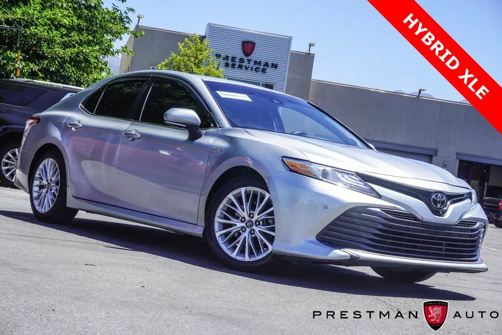 Silver 2018 Toyota Camry Hybrid XLE for sale in Salt Lake City, UT