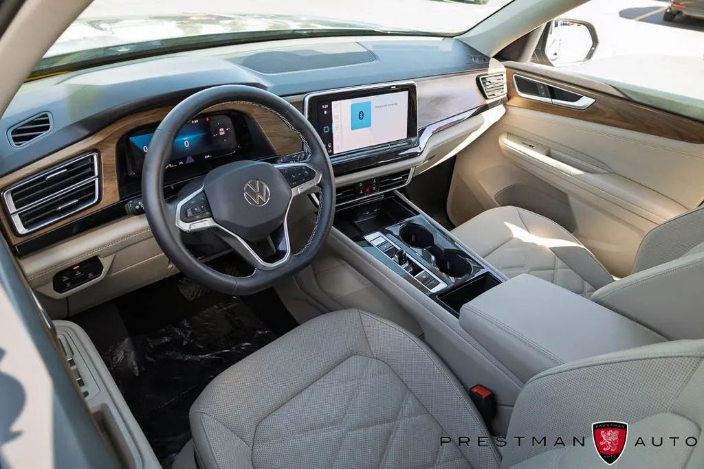 2024 Volkswagen Atlas SE w/Tech - Photo 19