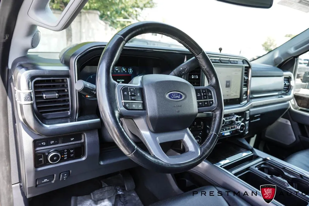 Ford F-250SD photo 34