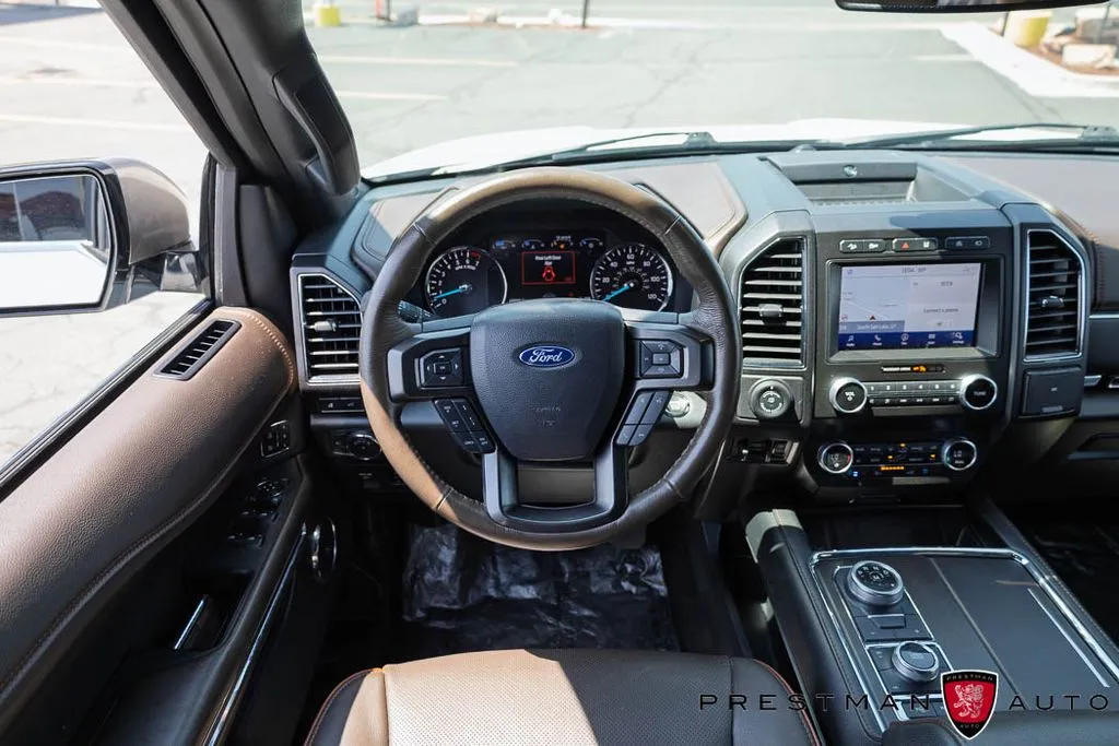 Ford Expedition photo 2