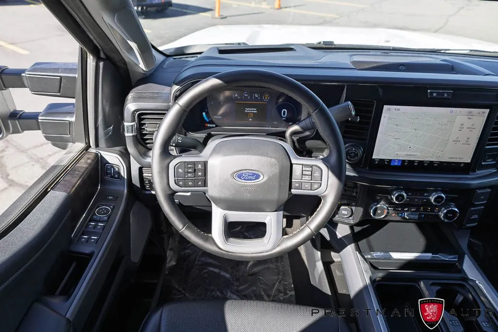Ford F-250SD photo 2