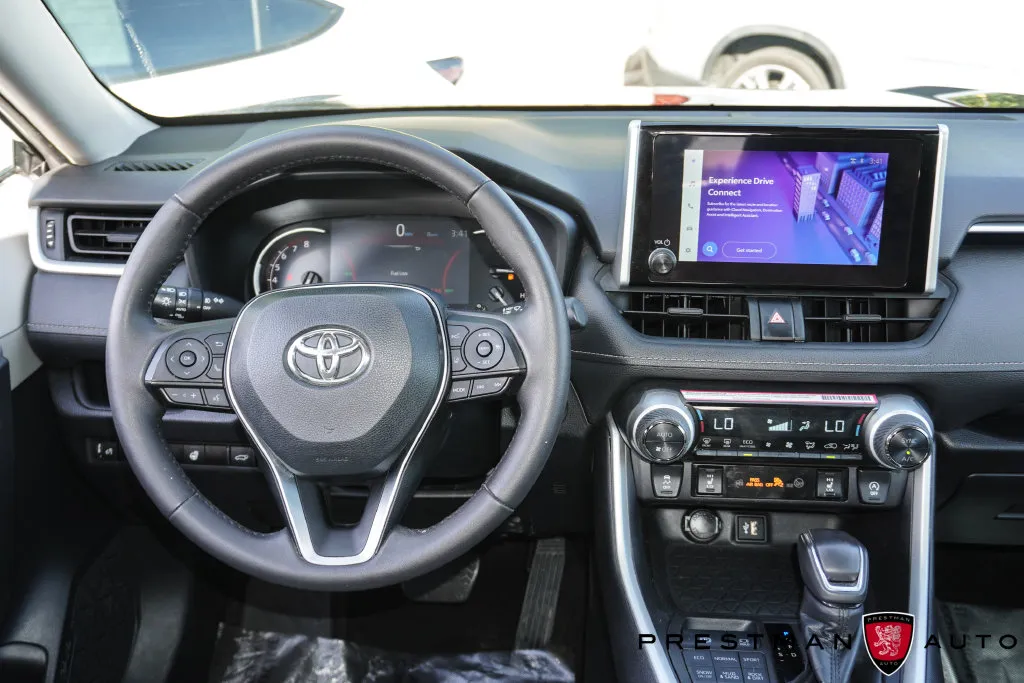 Toyota RAV4 photo 2