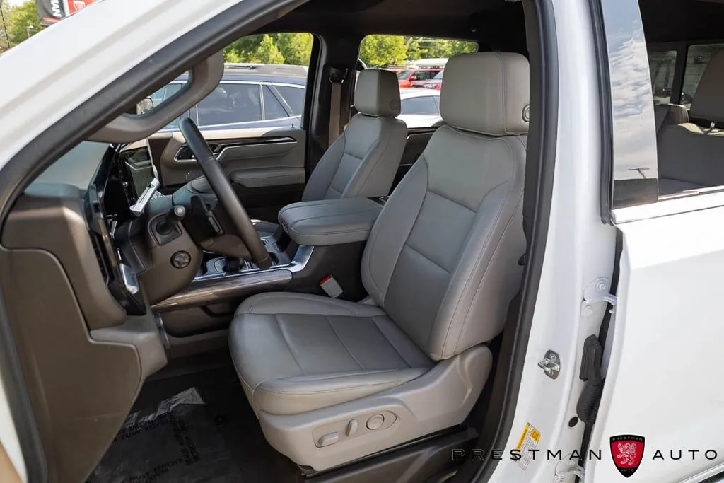 Chevrolet Silverado photo 24