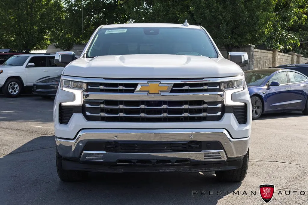 Chevrolet Silverado photo 16