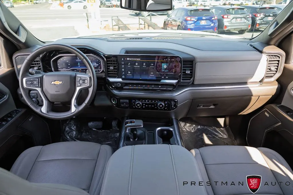 Chevrolet Silverado photo 38