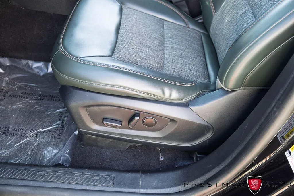 Ford Explorer photo 23