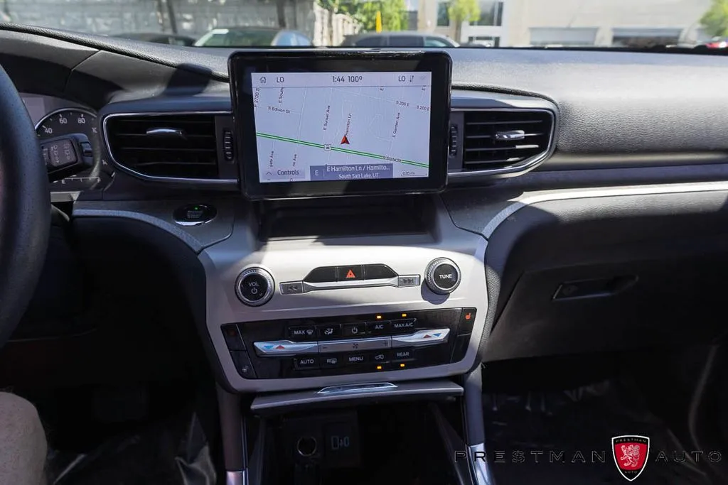 Ford Explorer photo 30