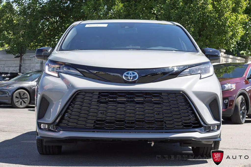 Toyota Sienna photo 16