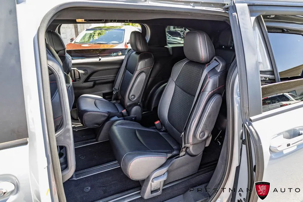 Toyota Sienna photo 40