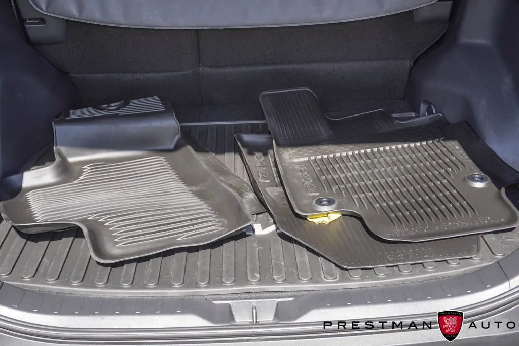 Toyota RAV4 photo 8