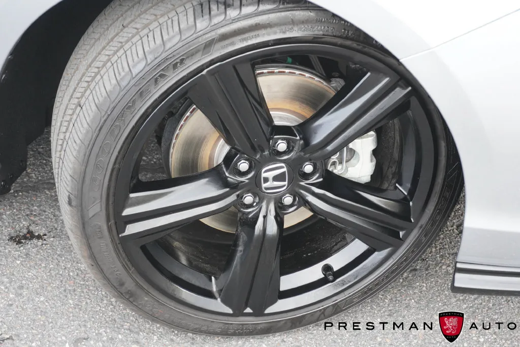 Honda Accord photo 12
