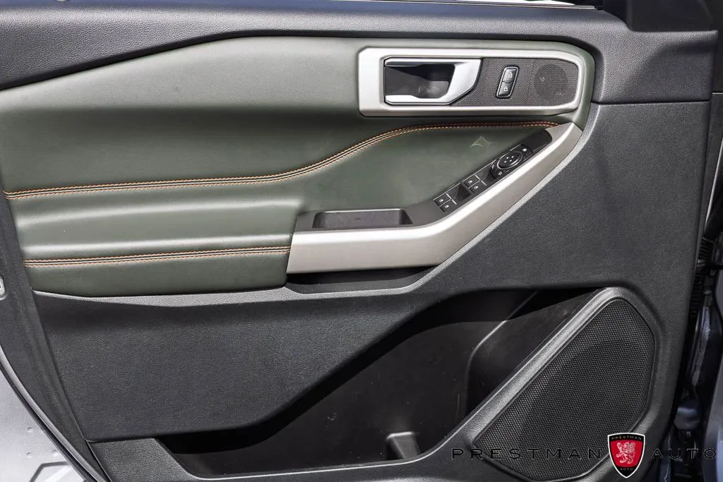 Ford Explorer photo 24