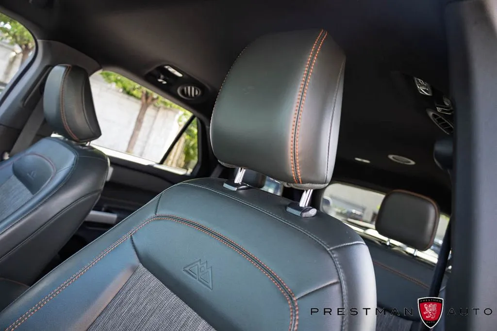 Ford Explorer photo 25