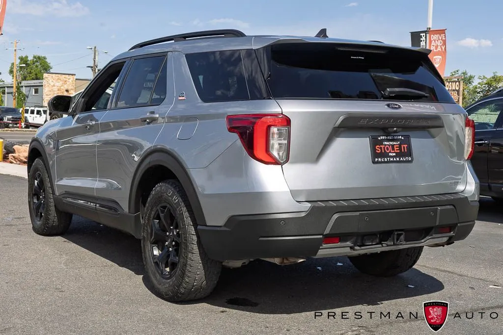 Ford Explorer photo 16