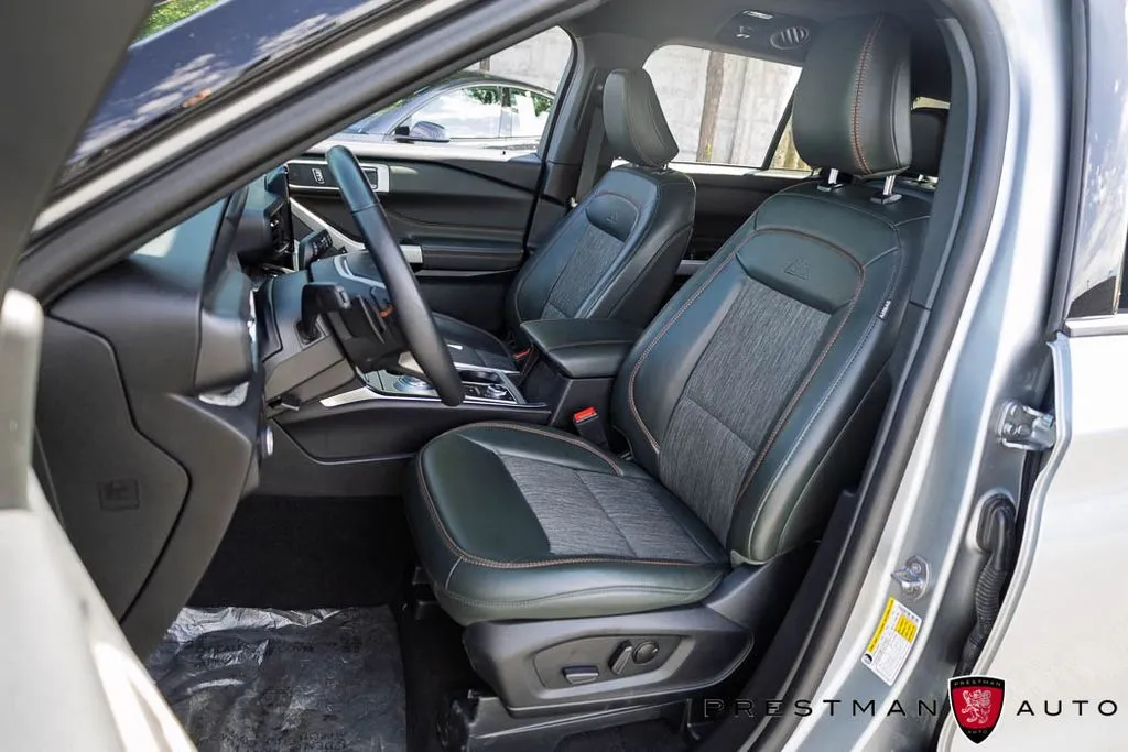 Ford Explorer photo 21