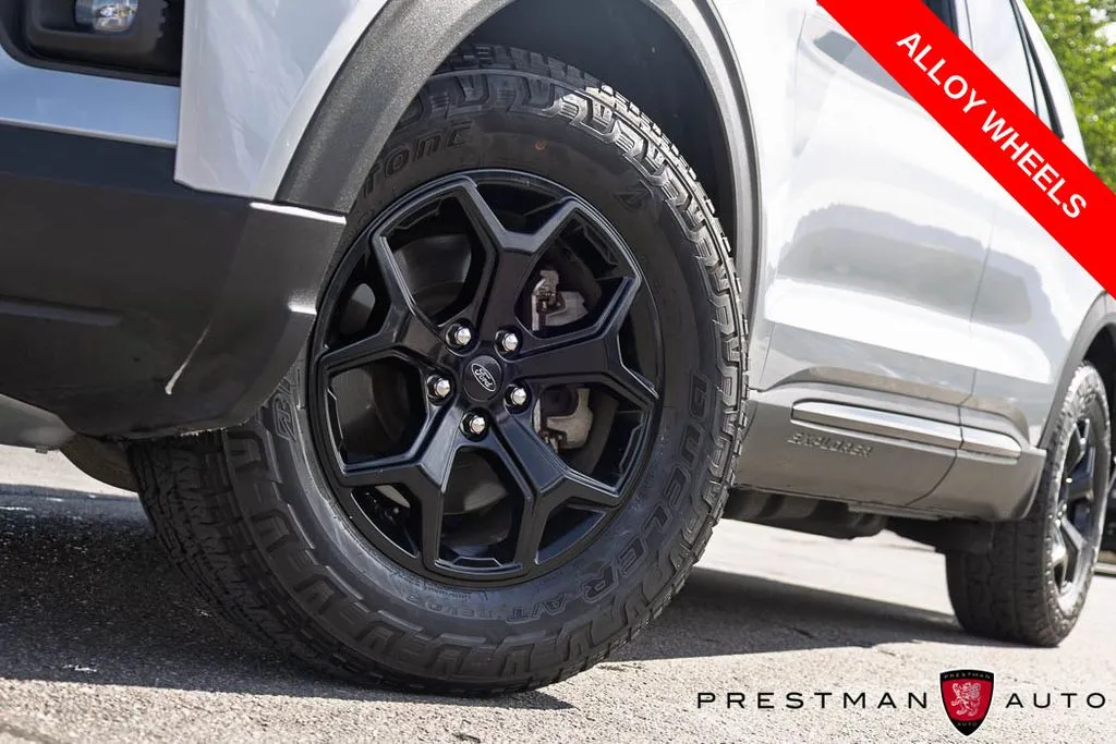 Ford Explorer photo 12