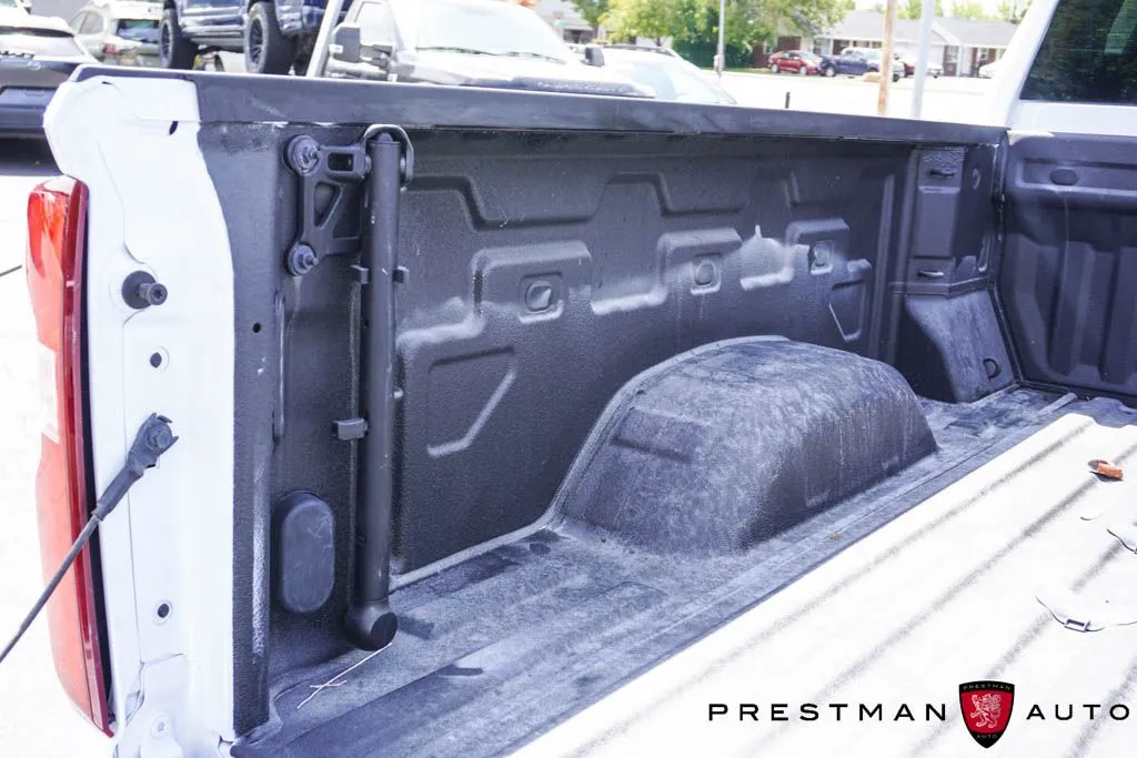 Chevrolet Silverado photo 23