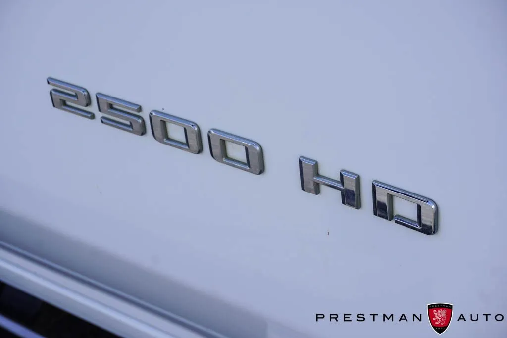 Chevrolet Silverado photo 8
