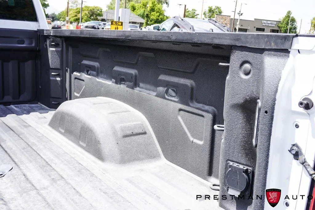Chevrolet Silverado photo 24