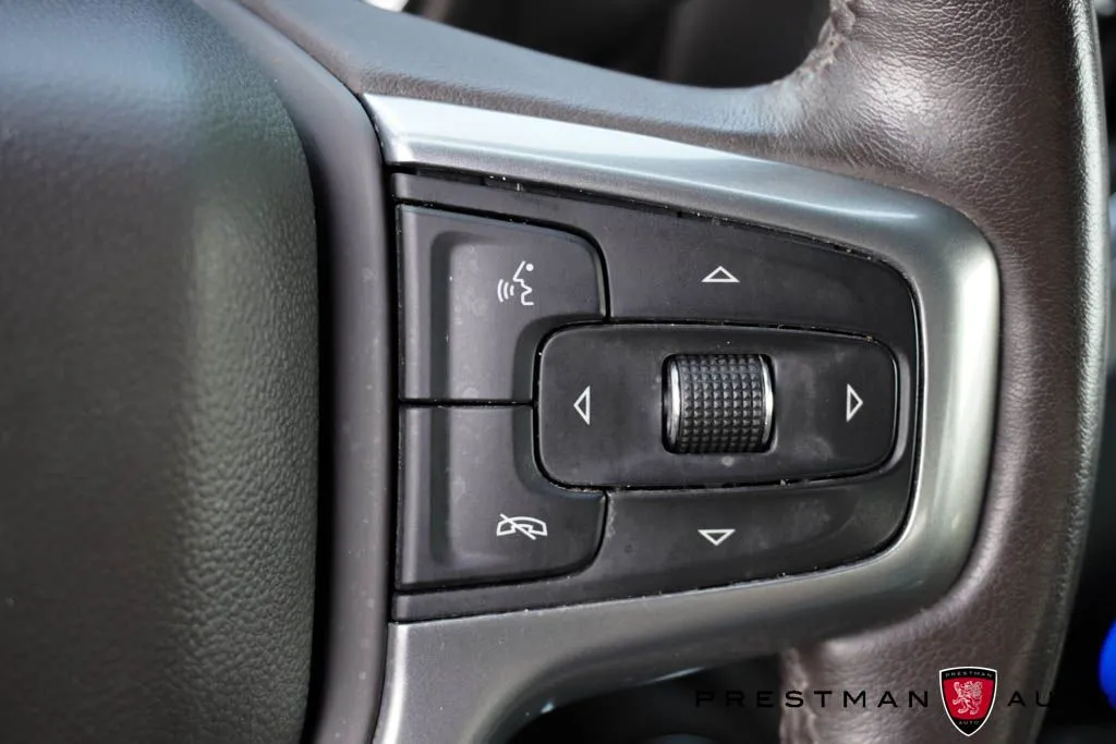 Chevrolet Silverado photo 36
