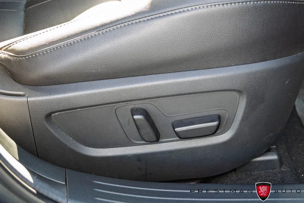 Mazda CX-50 photo 23