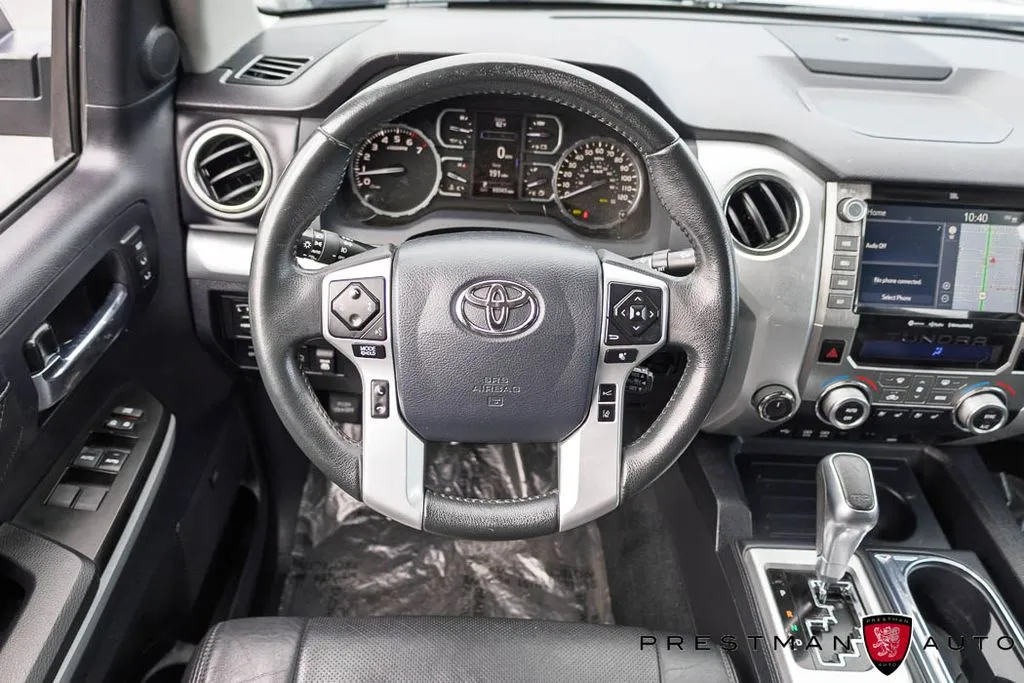 Toyota Tundra photo 2