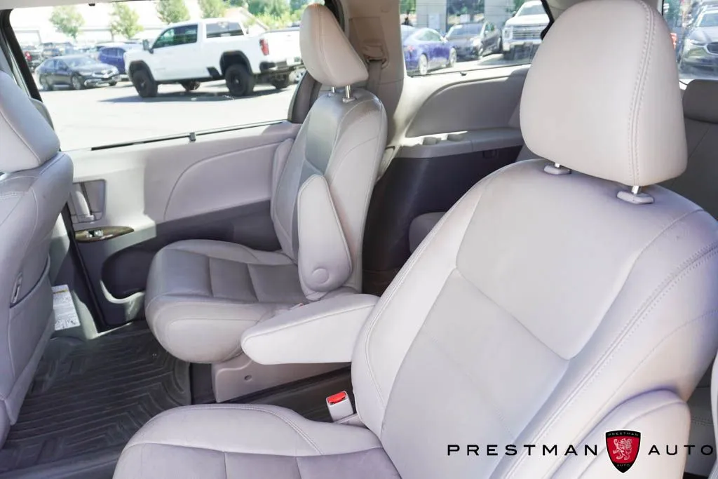 Toyota Sienna photo 20