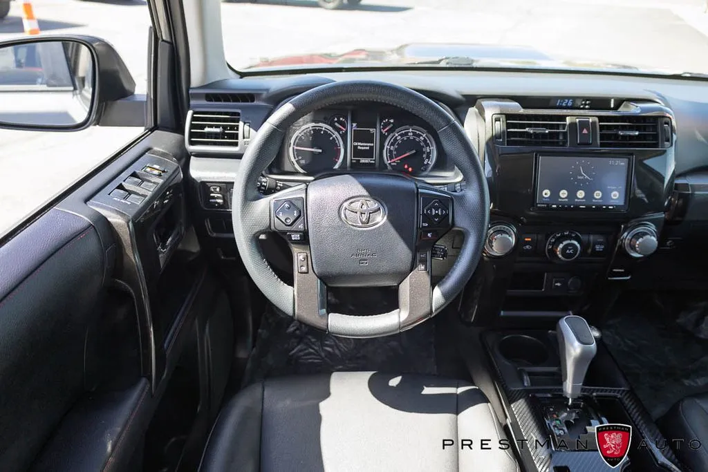 Toyota 4Runner photo 2