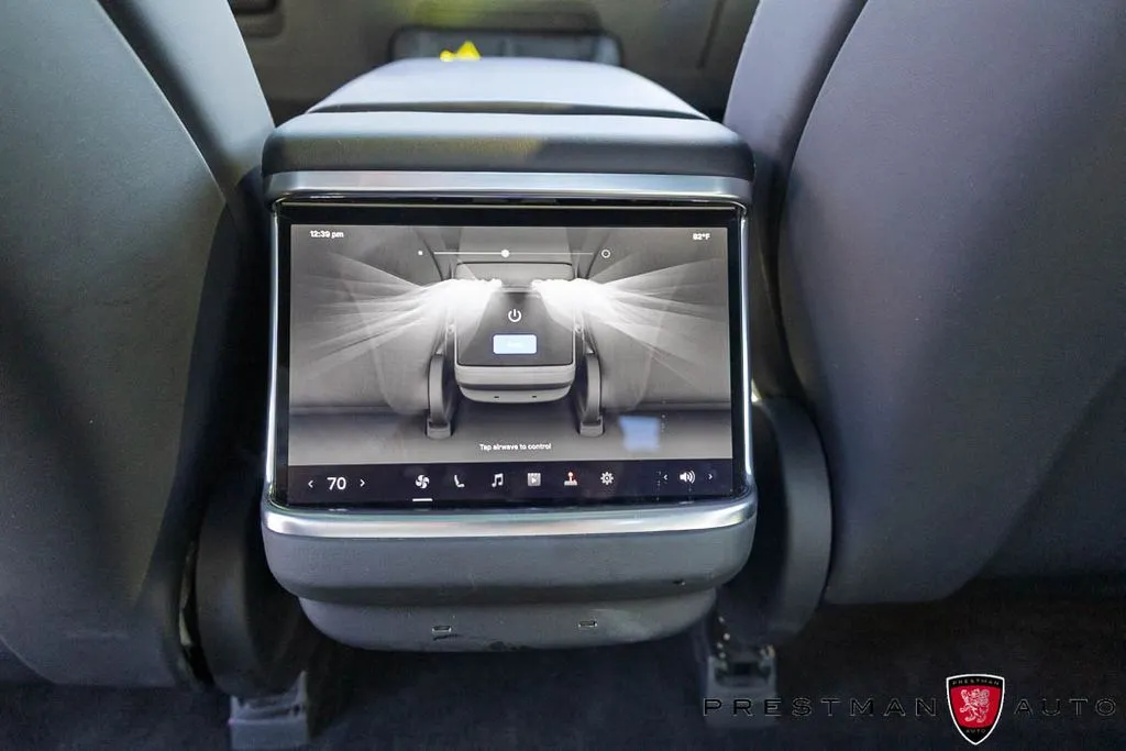 Tesla Model S photo 35