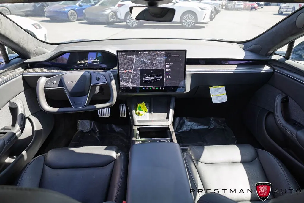 Tesla Model S photo 32