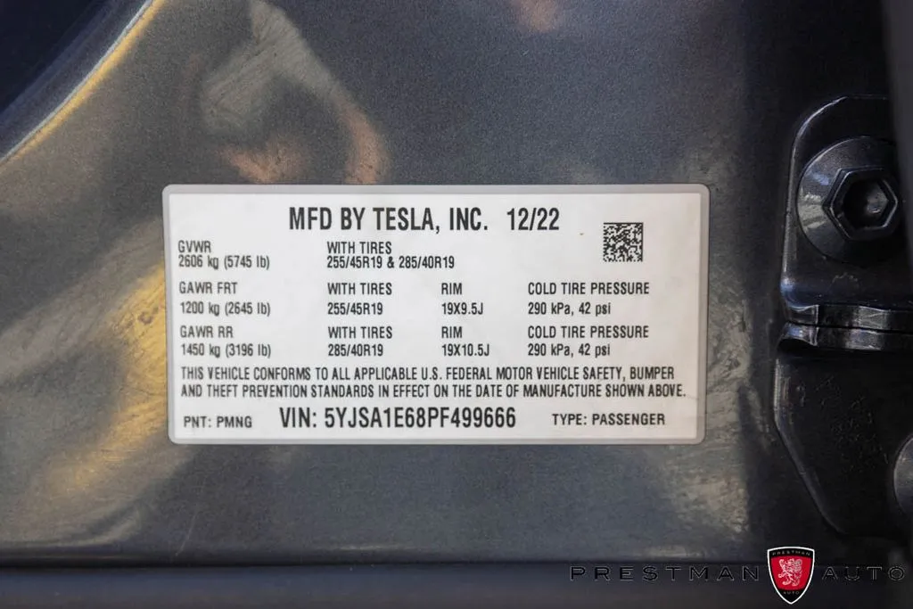 Tesla Model S photo 45