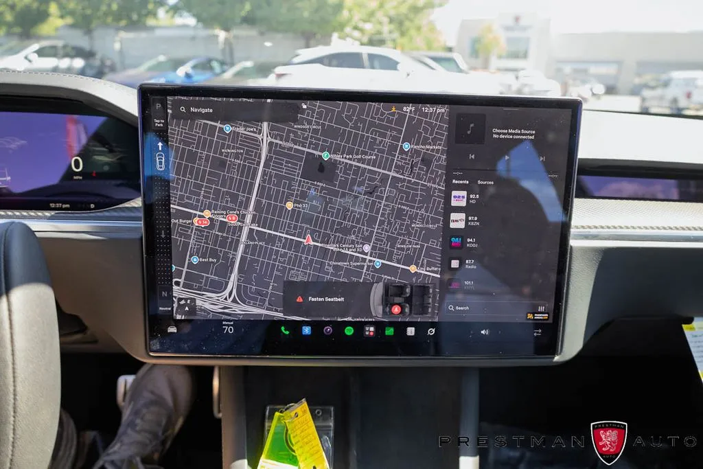 Tesla Model S photo 22