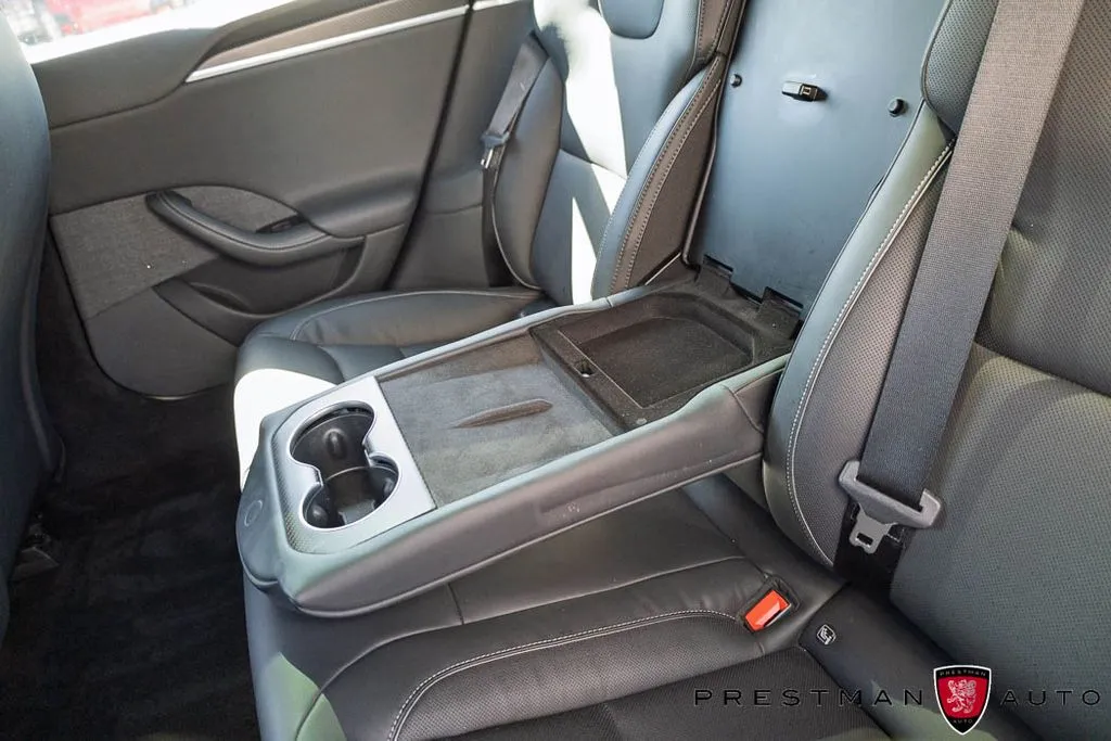 Tesla Model S photo 37