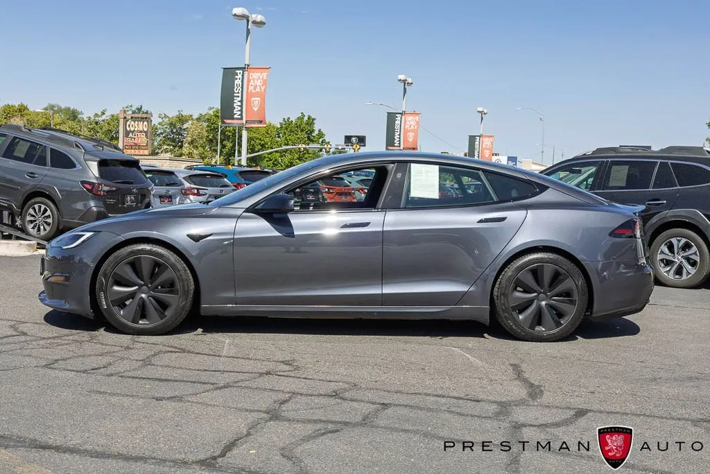 Tesla Model S photo 18