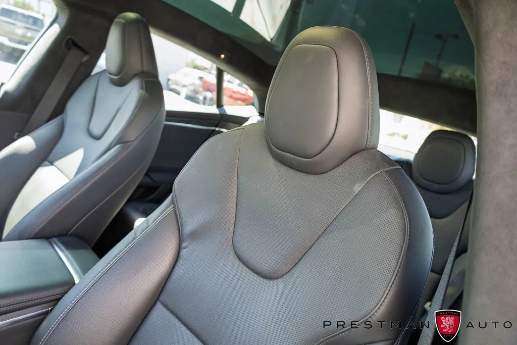 Tesla Model S photo 31