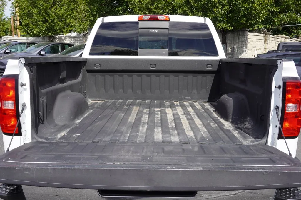 Chevrolet Silverado photo 18