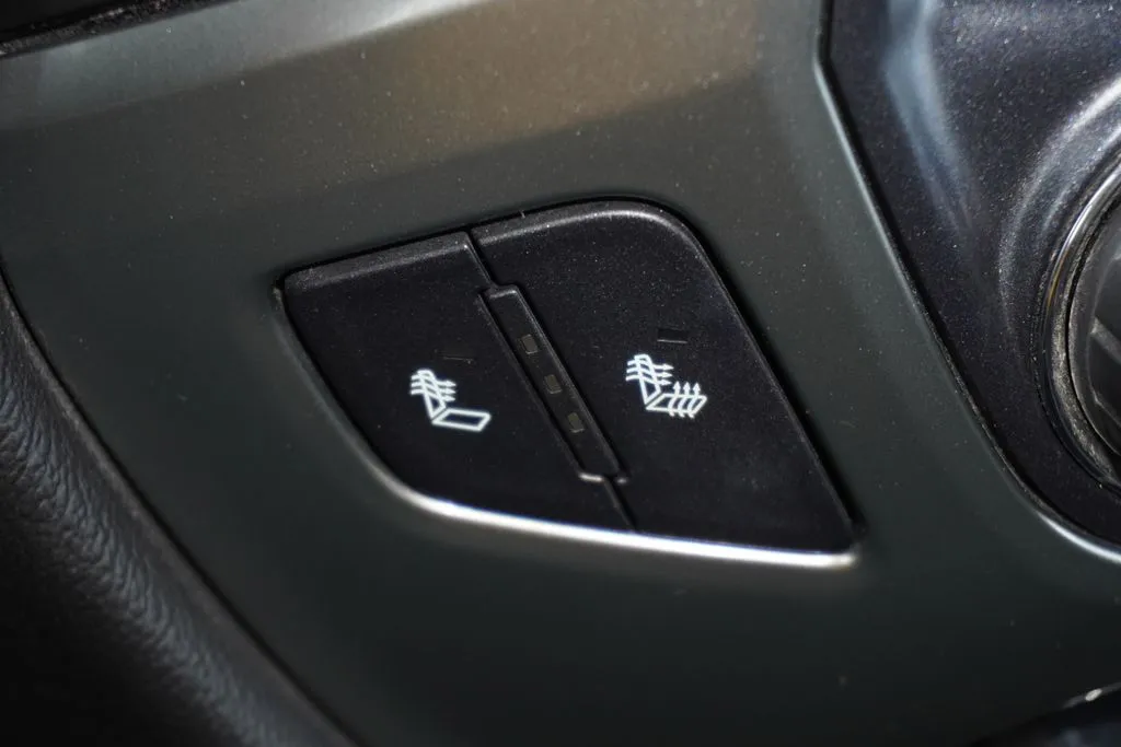 Chevrolet Silverado photo 34